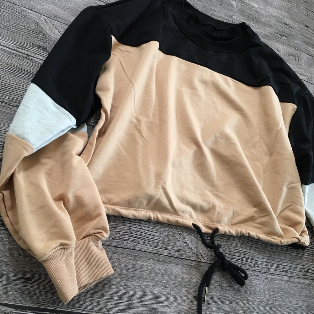 😘Take It Easy Black Beige Crew Neck Top - Picture 8 of 8